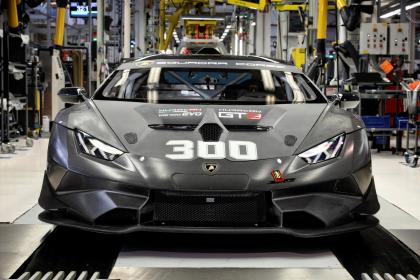 Πώς κατασκευάζονται οι αγωνιστικές Lamborghini Huracan Evo;